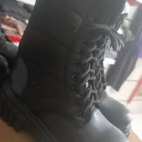 بوت|کیف، کفش، کمربند|دورود, |دیوار