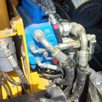 دو عدد مینی بیل سانی و لونگ نگ|ماشین‌آلات صنعتی|شیراز, لب آب|دیوار