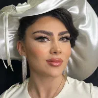 ارائه خدمات میکاپ و شنیون همراه و عروس قیمت عالی|خدمات آرایشگری و زیبایی|تهران, استاد معین|دیوار