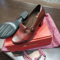 کیف و کفش نو شیک|کیف، کفش، کمربند|برخوار, |دیوار