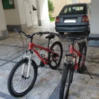 دو عدد دوچرخه که بصورت تکی هم میدم