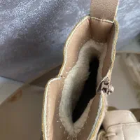 کفش بچگانه|کفش و لباس بچه|اصفهان, برازنده|دیوار