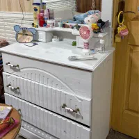 میز آرایش و تخت