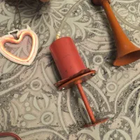 بوق بادی و چراغ نئون
