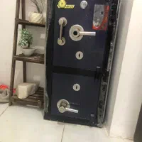 گاوصندوق نو و کلید نخورده