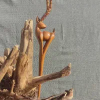 غزال چوبی دست ساز با چوب ساج