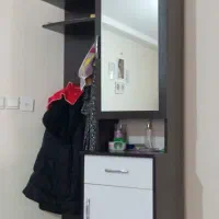 جاکفشی و جا لباسی