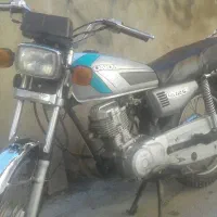 فروش یک دستگاه هوندا ۱۲۵ پلاک ملی مدل ۸۹ با بیمه