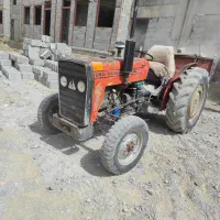 تراکتور بار بر حمل نخاله های ساختمانی