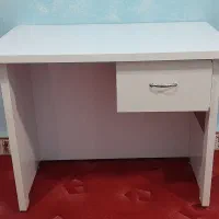میز تحریر و صندلی چرخدار