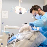 کامپوزیت،طرح لبخند و درمان دندانپزشکی در محدوده