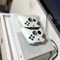 ایکس باکس وان اس دو دسته