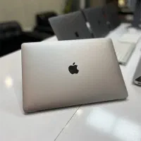 مک بوک پرو۲۰۱۸تاچبار دار۵۱۲گیگ