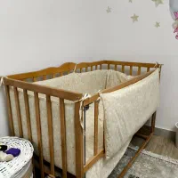 تخت کنار مادر