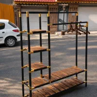 طبقات نگهدارنده ی لباس