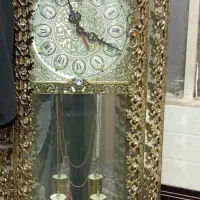 یک عدد ساعت ایستاده