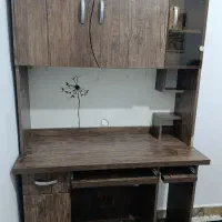 میزکامپیوترو میزتحریر و کتابخانه