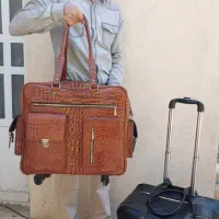 چمدان چرم طبیعی بسیار شیک|کیف، کفش، کمربند|شیراز, شهرک مدرس|دیوار
