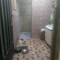 دواتاق خواب وهال بزرک و اشبزخانه وحیاط خلوت