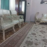 مبل کلاسیک سالم و تمیز