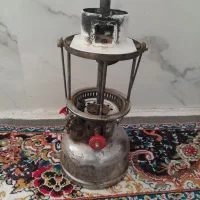 چراغ نفتی قدیمی. چراغ زنبوری|لامپ و چراغ|بزینه رود, |دیوار