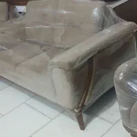 چنددست مبل درحدنو|مبلمان خانگی و میز عسلی|یزد, |دیوار