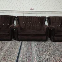 یک دست مبل همراه میز و عسلی ۴ تایی