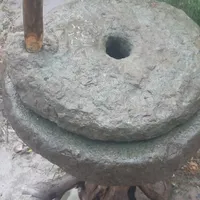 سنگ‌ اسیاب کهنه