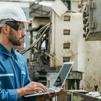 استخدام یکنفر دارای لیسانس فنی بهمراه آموزش کار