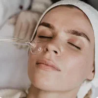 فیشیال حرفه‌ای پوست|خدمات آرایشگری و زیبایی|آباده, |دیوار