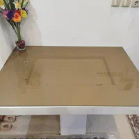 میز شیشه‌ای سفید تمیز|میز و صندلی غذاخوری|رشت, پیرسرا|دیوار