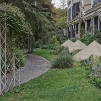 370مترکلنگی دونبش جنوب میرداماد850 متر بنا