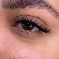کاشت مژه با تخفیف ویژه