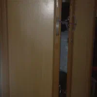 کمد تمیز رنگ قهویی روشن و تیره