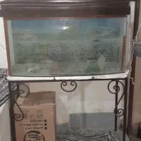 آکواریوم و پایه فلزی