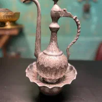 کلکسیون اشیاء قدیمی مسی و برنجی