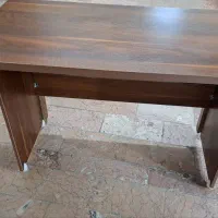 فروش فوری 2 میز اداری و 1 عدد فایل اداری (حد نو)