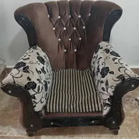 مبل قهوه ای