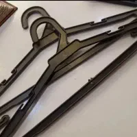 چوب لباسی مشکی پلاستیکی