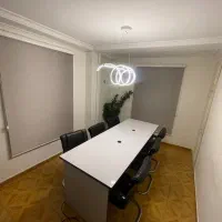 میزهای اشتراکی و اتاق آموزش وکار|اجارهٔ کوتاهمدت دفتر کار و فضای آموزشی|رشت, گلسار|دیوار