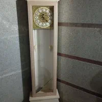 ساعت ایستاده و عسلی
