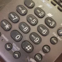 خط تلفن ثابت 37221012