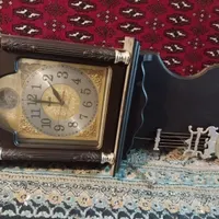 ساعت دیواری قدیمی و دوعدد لوستر
