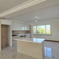 اجاره طبقه اول از دو طبقه روی پیلوت/لوکیشن برند