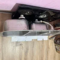 یک عدد گاز شیشه ای ۵شعله ساام وتمیز ویک عدد سینک