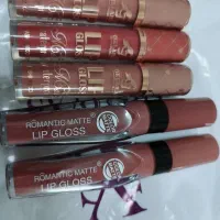 رژ لب و پنکک