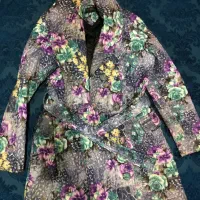 بارونی تمیز و زیبا دارای دو جیب و کمربند قیمت۳۵۰