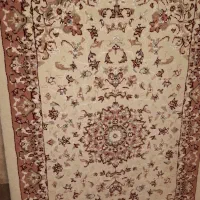 پشتی در حد نو