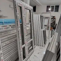 پنجره  دوجداره رنگی و سفید