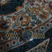 ساعت زیبا تمیز